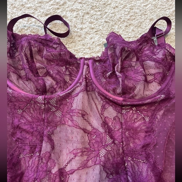 Torrid Sexy Purple Dot Lace Unlined Underwire Bodysuit Plus Size 1X NWT! - Picture 3 of 3